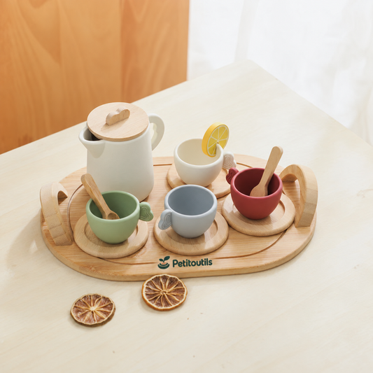 Dinette : service à thé en bois et silicone — Petitoutils